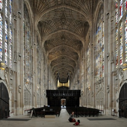 L'écho dans une église / cathédrale